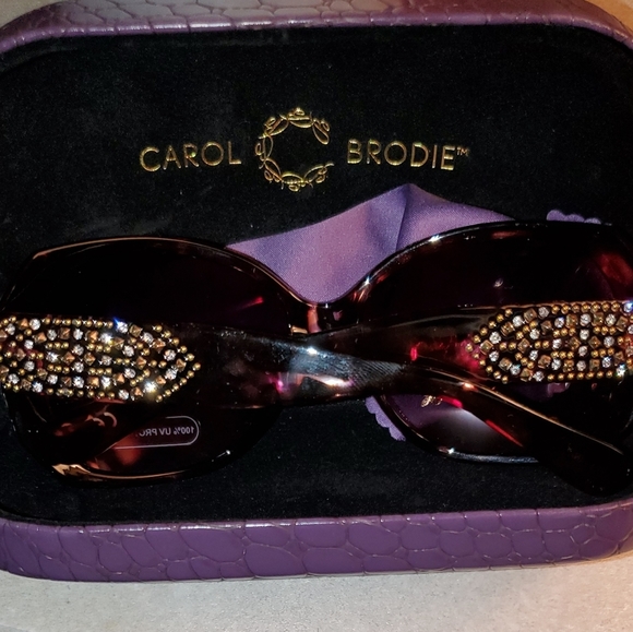 ⭐Carol Brodie Sunglasses and Case